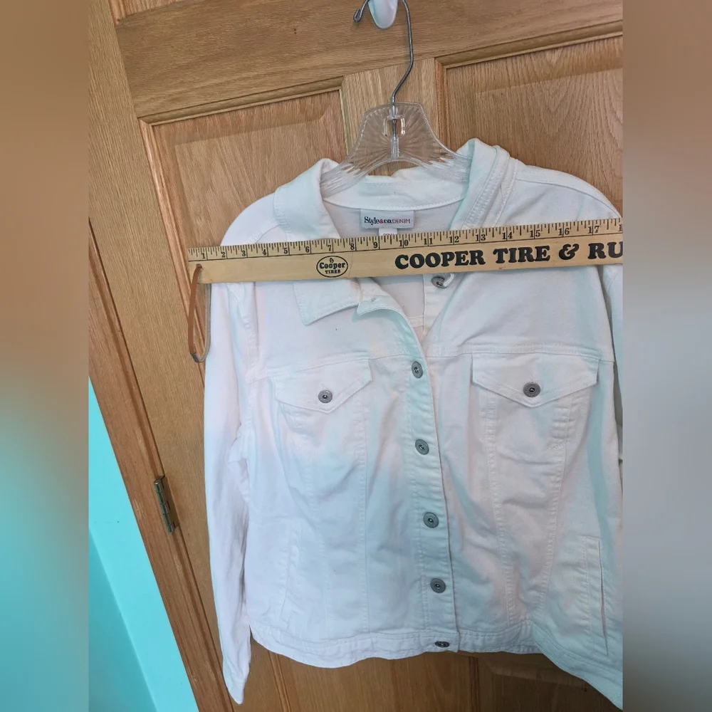 Size 22w Ladies White Jean Jacket - Picture 3 of 10
